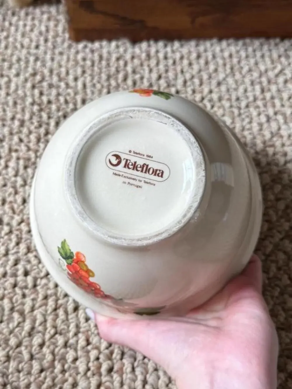 Vintage Teleflora bowl with red grapes and green leaves design